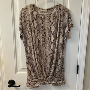 Very nice shirt in great condition worn once